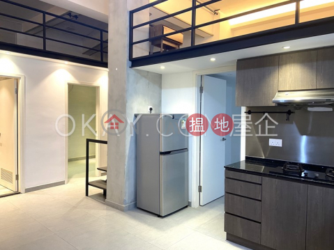 Rare 2 bedroom in Happy Valley | Rental, 15-17 Village Terrace 山村臺 15-17 號 | Wan Chai District (OKAY-R395180)_0