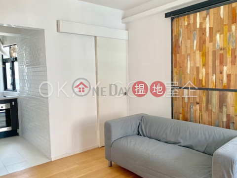 Lovely 1 bedroom on high floor with sea views | For Sale | Axeford Villa 雅福台 _0