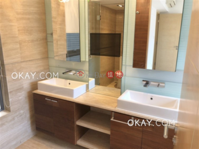 HK$ 25M, Discovery Bay, Phase 15 Positano, Block L10 Lantau Island | Elegant 3 bedroom with balcony | For Sale