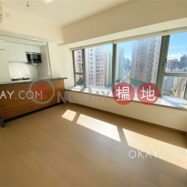 Rare 2 bedroom on high floor with balcony | For Sale | Centre Point 尚賢居 _0