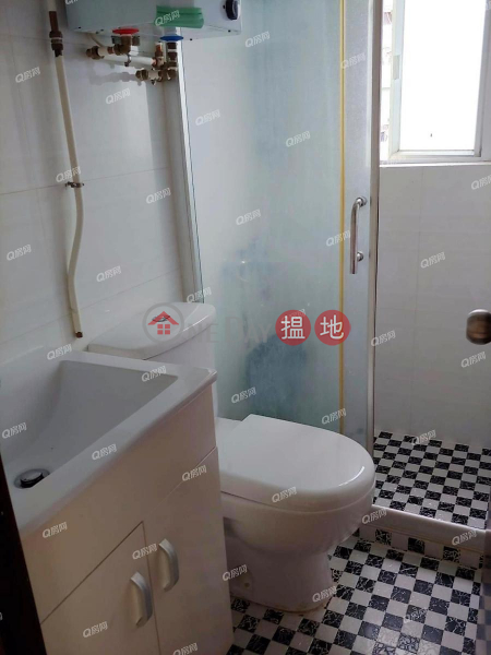 HK$ 13,000/ month, Grandview Mansion Wan Chai District Grandview Mansion | 3 bedroom Mid Floor Flat for Rent