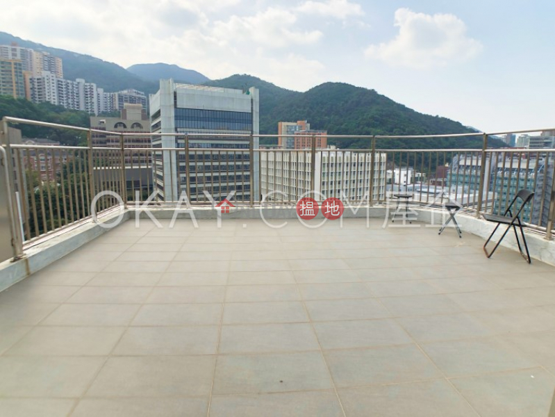 Rare 2 bedroom on high floor with rooftop | Rental | Smiling Court 天悅閣 Rental Listings