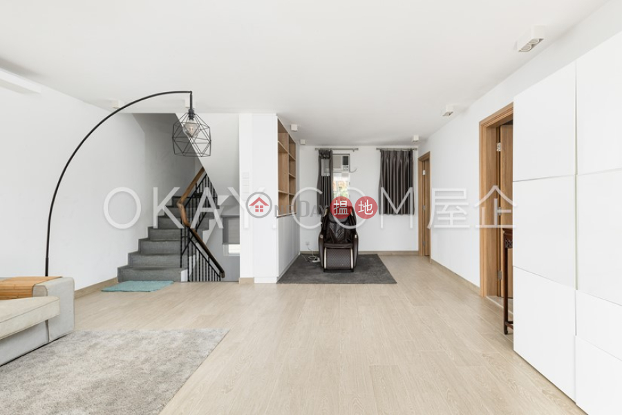 Nicely kept house with rooftop, terrace & balcony | For Sale | Ha Yeung Village House 下洋村屋 Sales Listings