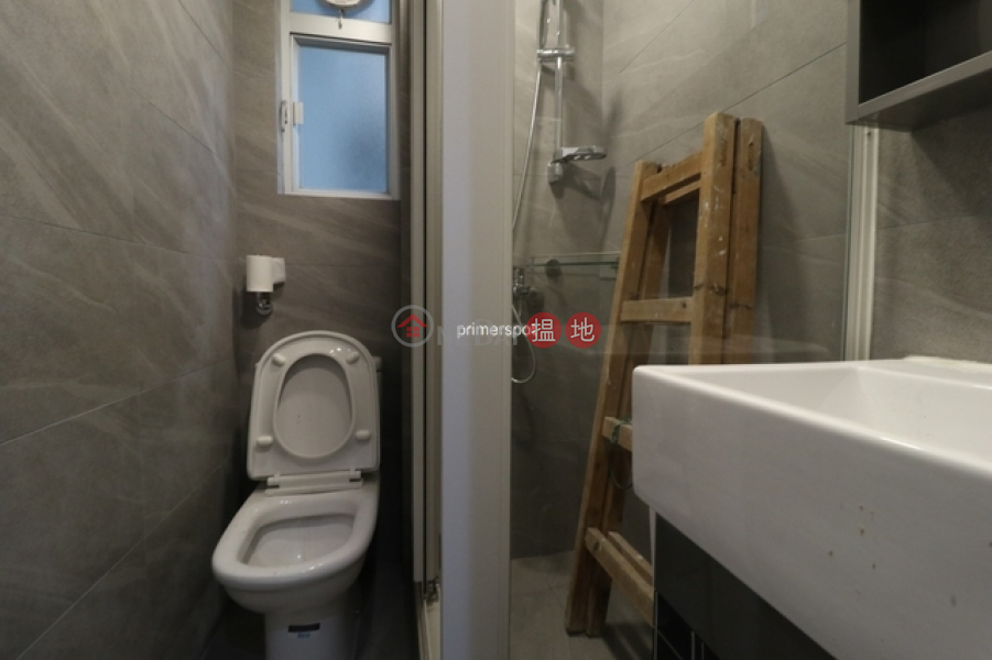 HK$ 16,500/ month, Sun Kai Building, Wan Chai District, 2 bdr flat with balcony