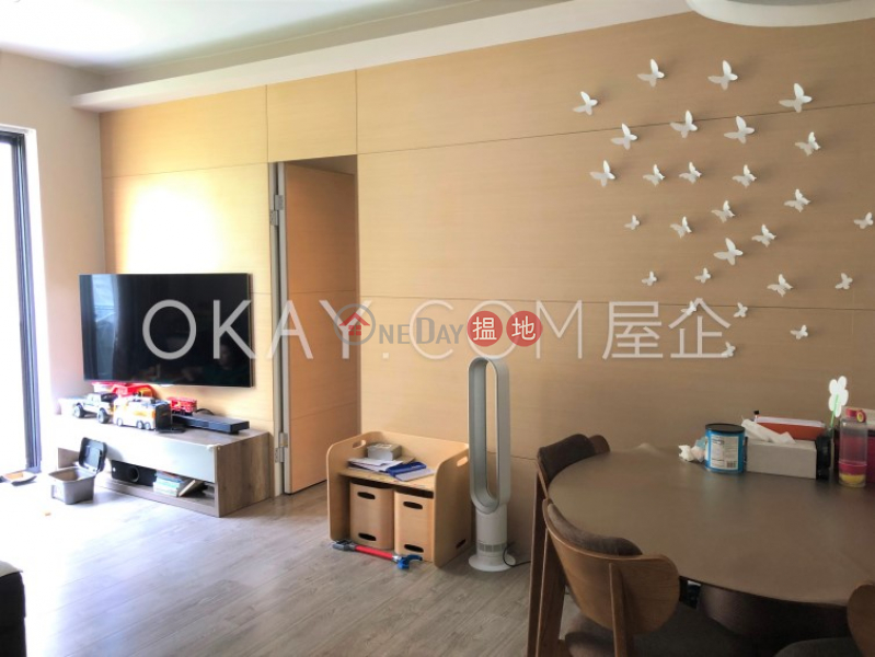 Charming 3 bedroom on high floor with balcony & parking | Rental | Scenecliff 承德山莊 Rental Listings