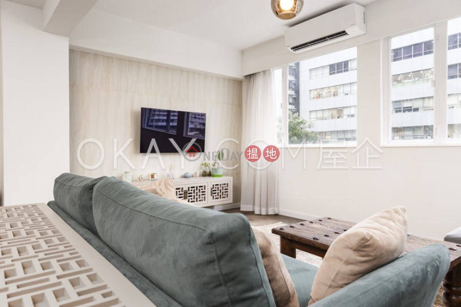 Lovely 3 bedroom in Wan Chai | Rental, Hennessy Building 軒尼詩大樓 Rental Listings | Wan Chai District (OKAY-R735611)