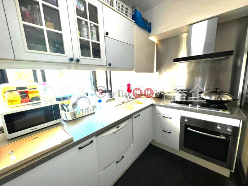 HK$ 19M | Pine Gardens, Wan Chai District, Luxurious 3 bedroom with balcony & parking | For Sale