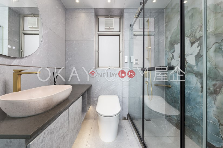 Nicely kept 2 bedroom on high floor with sea views | For Sale | 1 Austin Road West | Yau Tsim Mong, Hong Kong, Sales, HK$ 24M