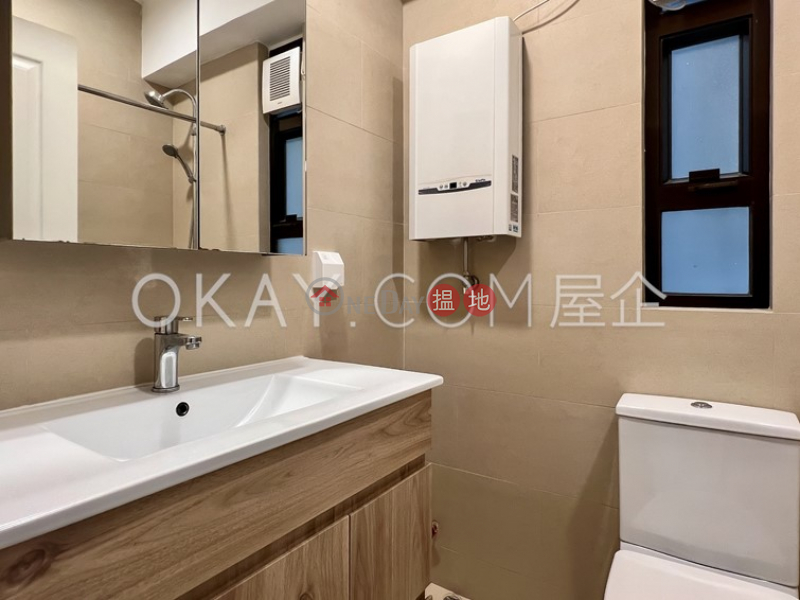 Cozy 2 bedroom on high floor | Rental, Caine Building 廣堅大廈 Rental Listings | Western District (OKAY-R94393)