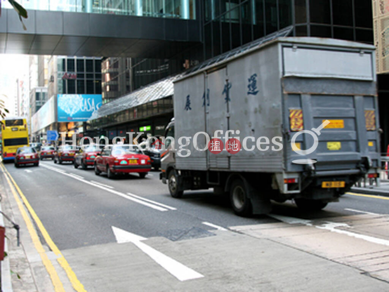 HK$ 475,500/ month | New World Tower, Central District | Office Unit for Rent at New World Tower