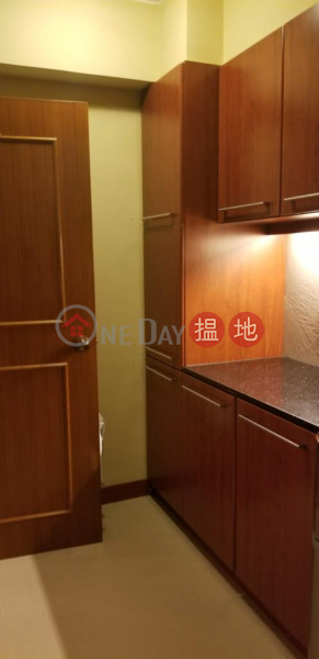 HK$ 32M | Right Mansion Western District, Direct Landlord 3 Bedroom Flat for Sale