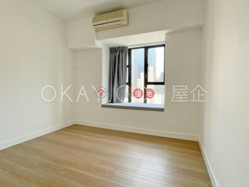 HK$ 11M Dawning Height | Central District, Elegant 2 bedroom in Sheung Wan | For Sale