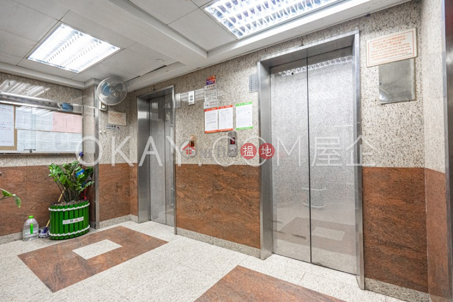 HK$ 26,000/ 月四邑大廈-西區2房1廁,實用率高,極高層四邑大廈出租單位