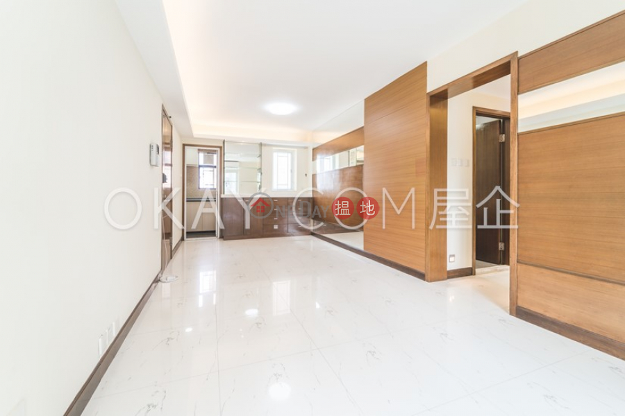 Elegant 3 bedroom with balcony & parking | Rental | Royal Court 騰黃閣 Rental Listings