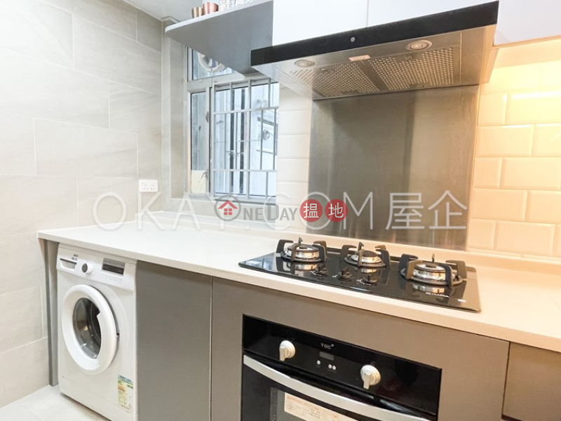 HK$ 36,500/ month (T-33) Pine Mansion Harbour View Gardens (West) Taikoo Shing | Eastern District, Efficient 3 bedroom with sea views | Rental