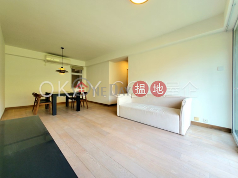 Stylish 3 bedroom on high floor with balcony & parking | Rental | Ronsdale Garden 龍華花園 _0