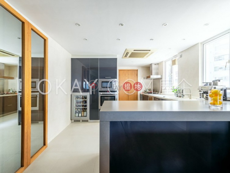 Efficient 3 bedroom with balcony & parking | For Sale | POKFULAM COURT, 94Pok Fu Lam Road 碧林閣 Sales Listings