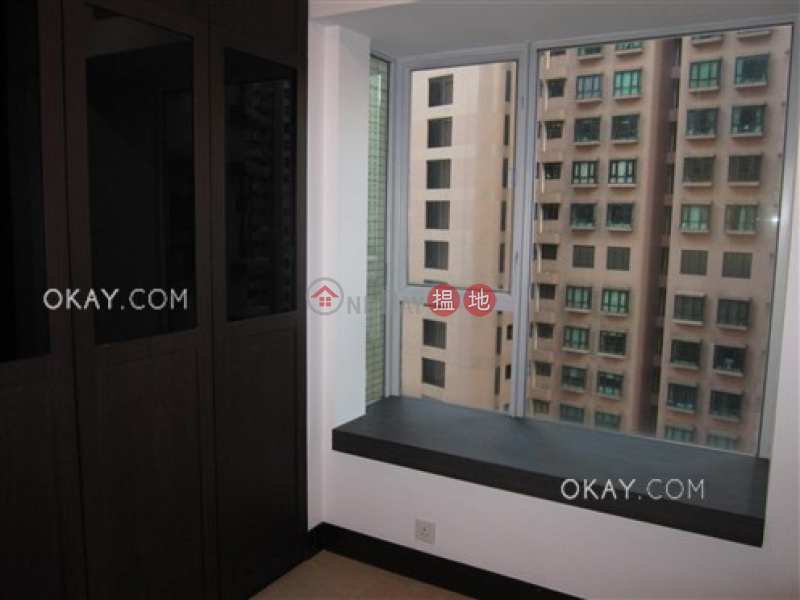 Gorgeous 2 bedroom with parking | Rental, Hillsborough Court 曉峰閣 Rental Listings | Central District (OKAY-R31665)