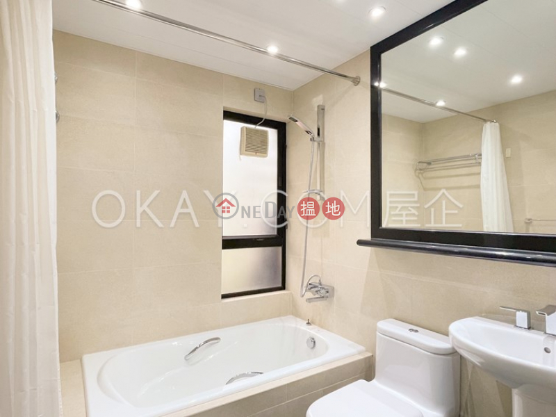 Luxurious 3 bedroom with balcony & parking | Rental | Tower 1 Ruby Court 嘉麟閣1座 Rental Listings