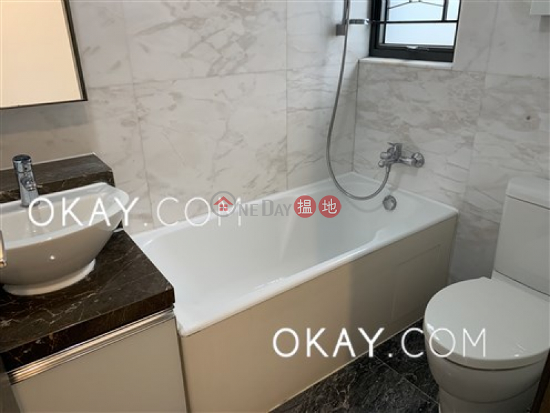 Cozy 3 bedroom on high floor with balcony | Rental | Luxe Metro 匯豪 Rental Listings