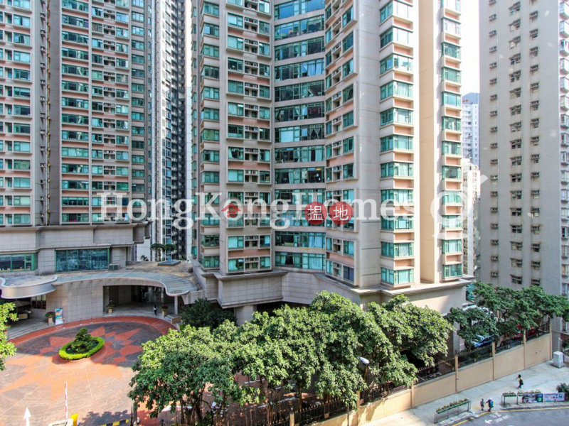 3 Bedroom Family Unit for Rent at Robinson Mansion | Robinson Mansion 羅便臣大廈 Rental Listings