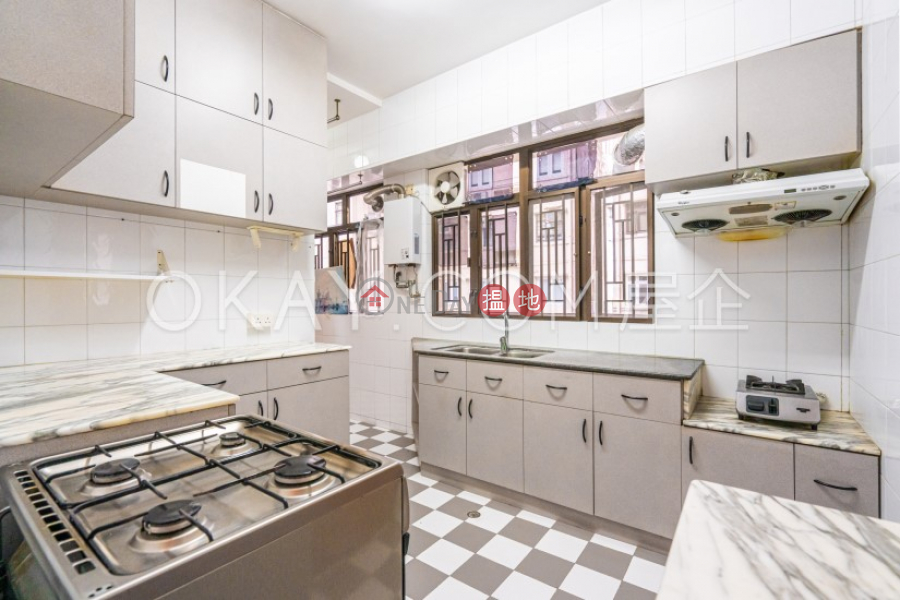 HK$ 25M, Swiss Towers, Wan Chai District Exquisite 3 bedroom with parking | For Sale