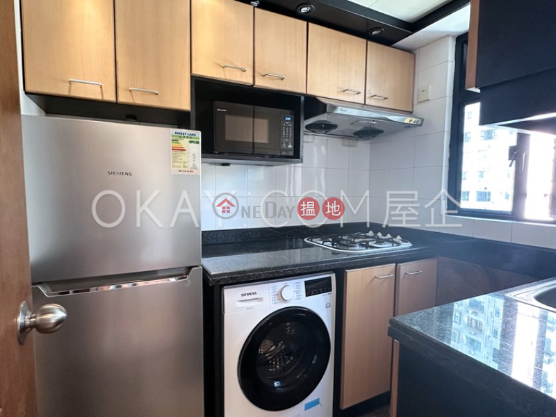 HK$ 27,000/ month, Fairview Height Western District | Cozy 3 bedroom on high floor | Rental