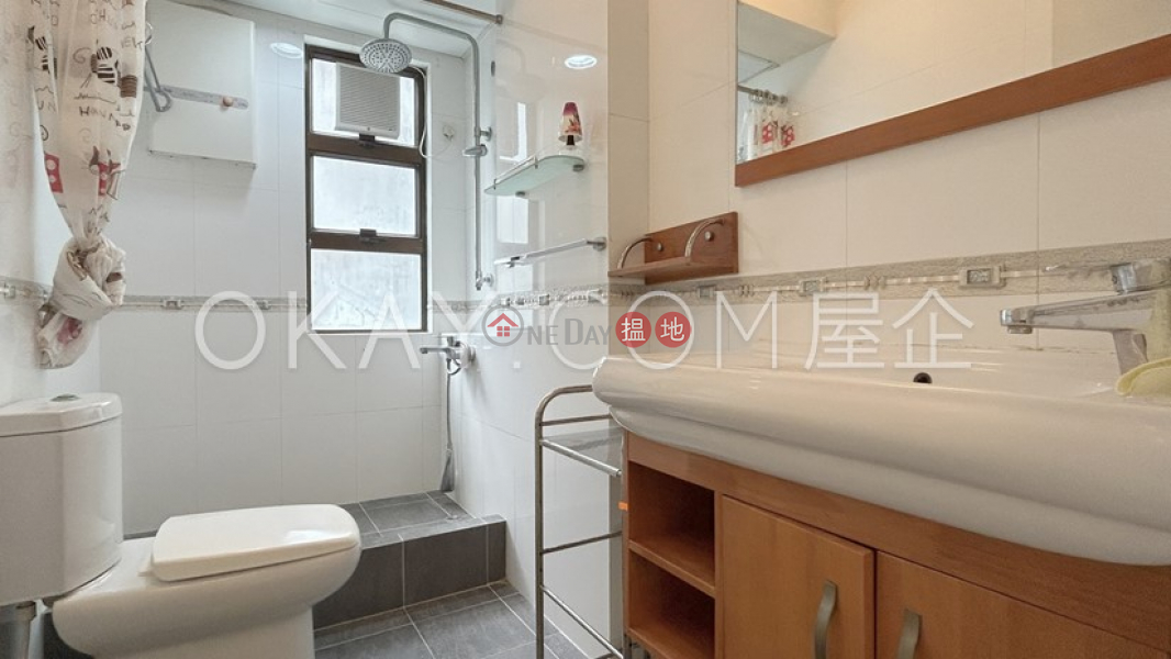 HK$ 35,000/ month | Honiton Building | Western District | Tasteful 3 bedroom with parking | Rental