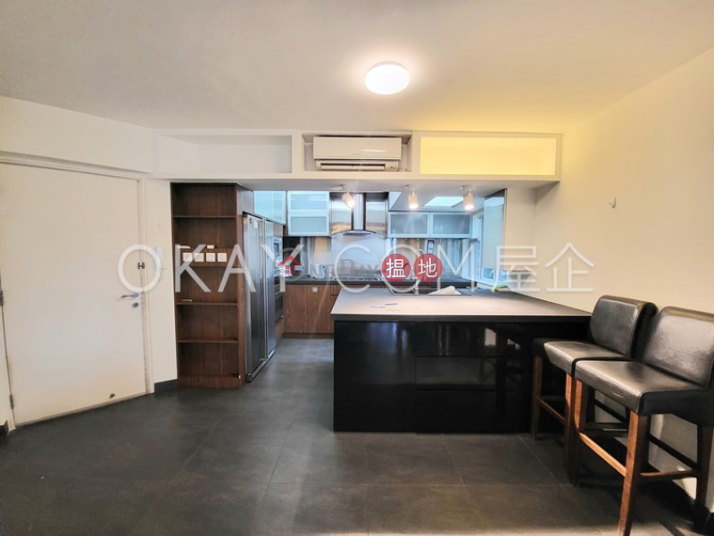 Stylish 2 bed on high floor with sea views & balcony | For Sale, 3 Discovery Bay Road | Lantau Island, Hong Kong Sales HK$ 9.8M