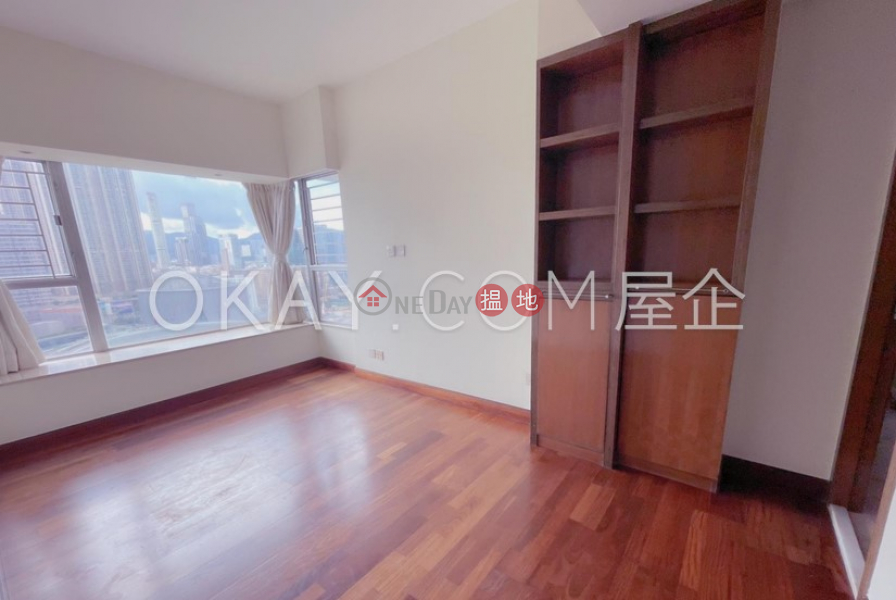 Rare 3 bedroom in Kowloon Station | For Sale | The Waterfront Phase 2 Tower 6 漾日居2期6座 Sales Listings