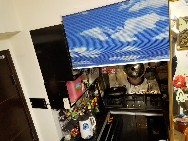 HK$ 6.5M Saiwanho Building Eastern District Two Bedrooms, Unique large twin balconies.