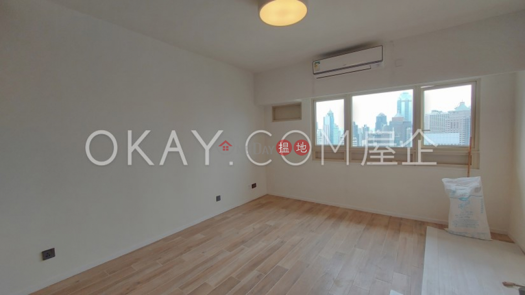 HK$ 87,000/ month St. Joan Court | Central District | Gorgeous 3 bedroom with balcony | Rental