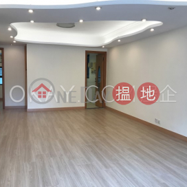 Nicely kept 3 bedroom with parking | For Sale | Pine Gardens 松苑 _0