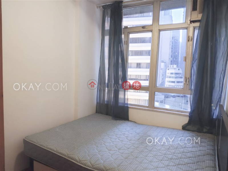 HK$ 25,000/ month | Po Wing Building Wan Chai District | Practical 2 bedroom on high floor | Rental