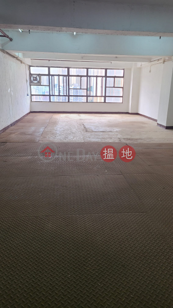 Property Search Hong Kong | OneDay | Industrial | Rental Listings Kwai Chung Tung Chun Industrial Building: Warehouse decoration with only $10/sq ft. It\'s available now.