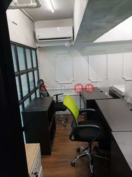 HK$ 12,000/ month | Po Lung Centre, Kwun Tong District, Rare duplex unit in Kowloon Bay industrial building, featuring multiple independent workrooms, available for rent. Owner listing, no commission.