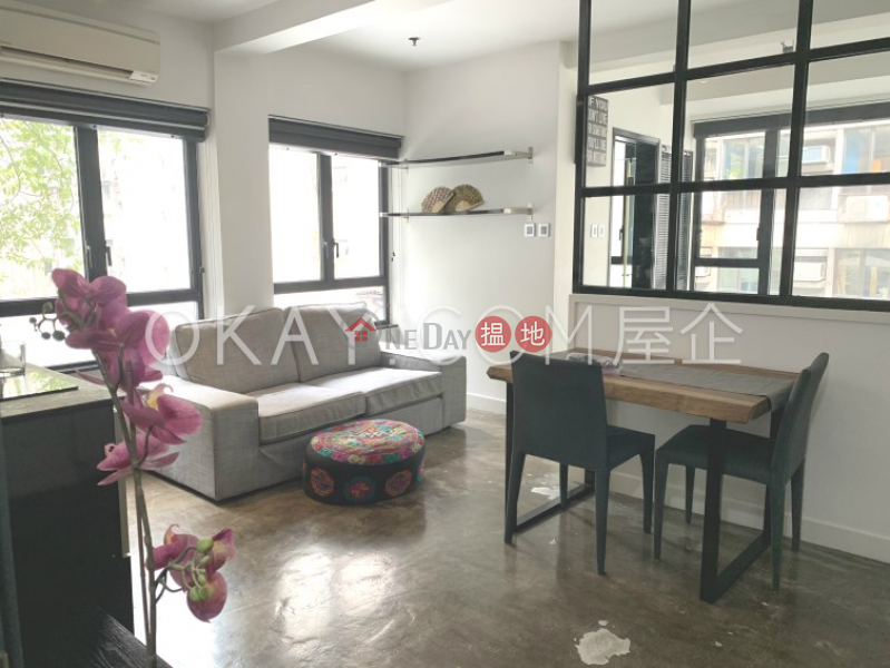 Popular studio with rooftop | Rental, 14-15 Wo On Lane 和安里14-15號 Rental Listings | Central District (OKAY-R77087)