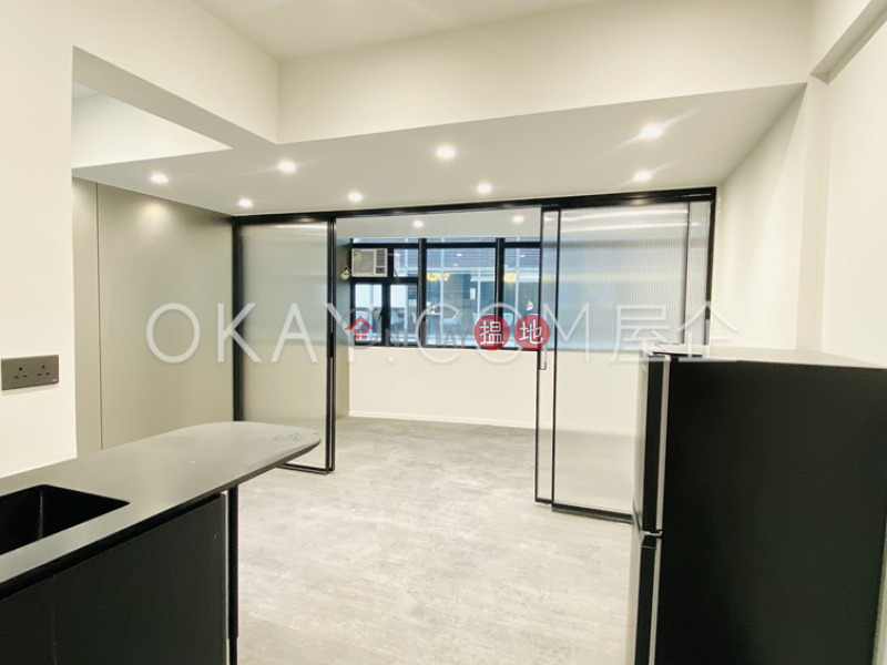 Charming 1 bedroom with rooftop | Rental, 17 Peel Street 卑利街17號 Rental Listings | Central District (OKAY-R784188)