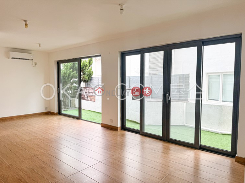 HK$ 9M Lobster Bay Villa Sai Kung | Lovely house with parking | For Sale