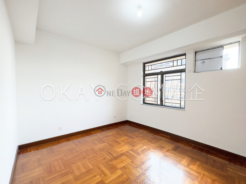 HK$ 47,600/ month, Wylie Court, Yau Tsim Mong, Nicely kept 3 bedroom with balcony & parking | Rental