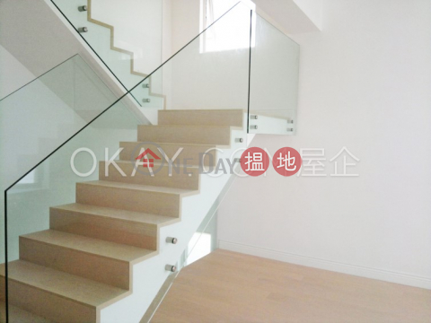 Exquisite house with terrace & parking | Rental | The Crown Villas 雄冠苑 _0