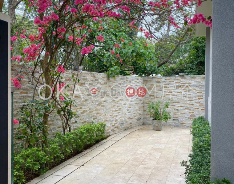 HK$ 200,000/ month | 32 Stanley Village Road, Southern District Unique house with rooftop, balcony | Rental