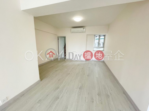 Efficient 3 bedroom on high floor with parking | Rental | Wing Hong Mansion 永康大廈 _0