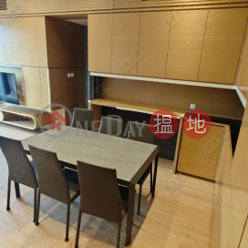 Three bedrooms and one apartment in GRAND AUSTIN