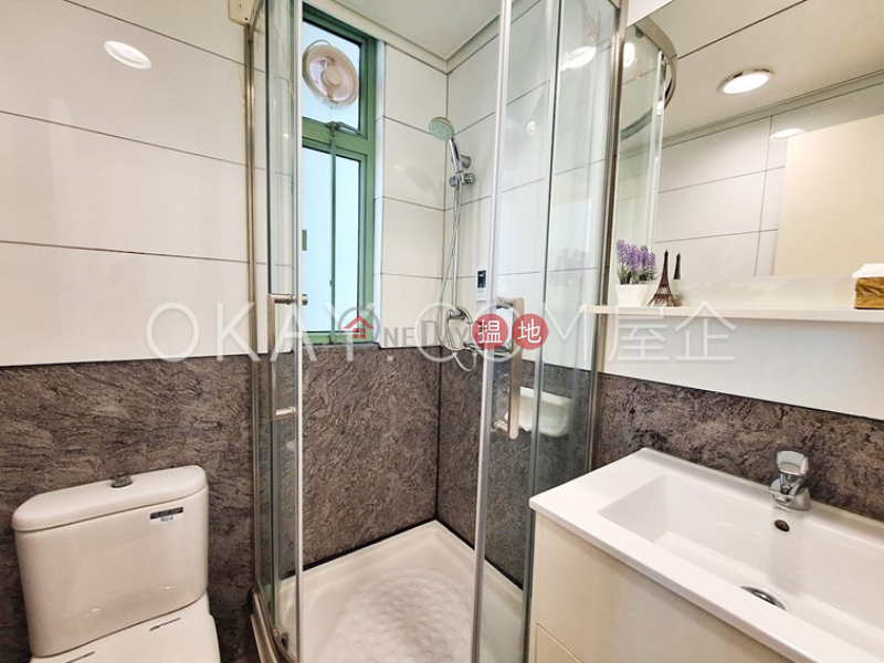 Nicely kept 2 bedroom on high floor | For Sale | Royal Court 皇朝閣 Sales Listings