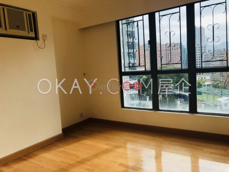 HK$ 18M | The Regalia Tower 1 Yau Tsim Mong | Gorgeous 3 bedroom with balcony & parking | For Sale