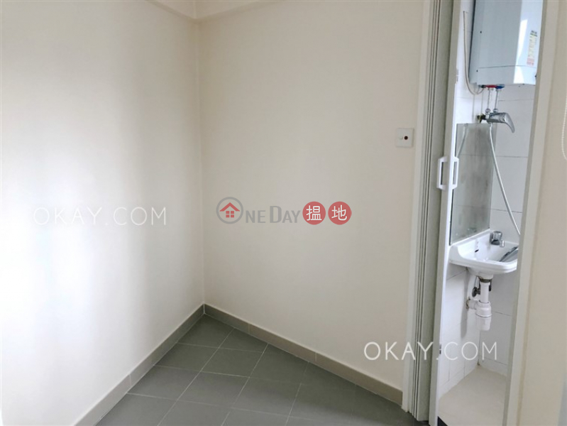 Unique 3 bedroom with balcony & parking | Rental, 15-43 Braemar Hill Road | Eastern District | Hong Kong Rental | HK$ 48,000/ month