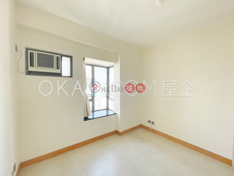HK$ 18M, Hollywood Terrace | Central District | Elegant 3 bedroom on high floor | For Sale