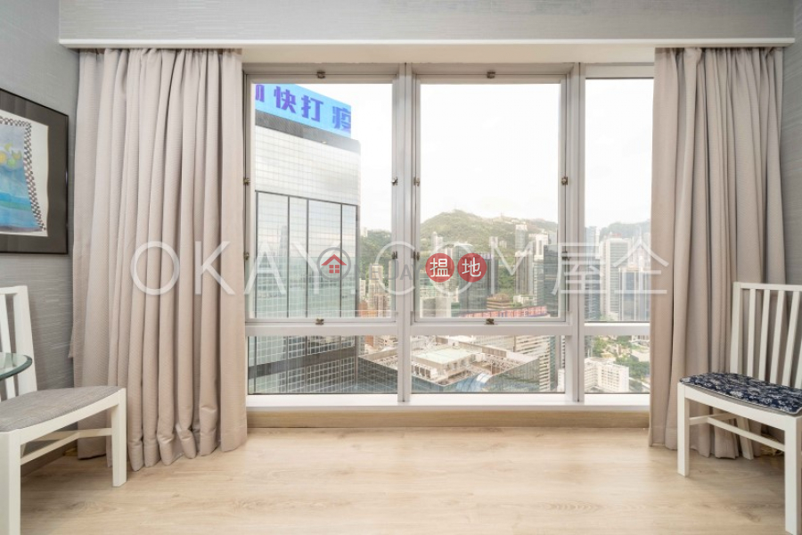 HK$ 11.8M | Convention Plaza Apartments | Wan Chai District, Tasteful high floor in Wan Chai | For Sale