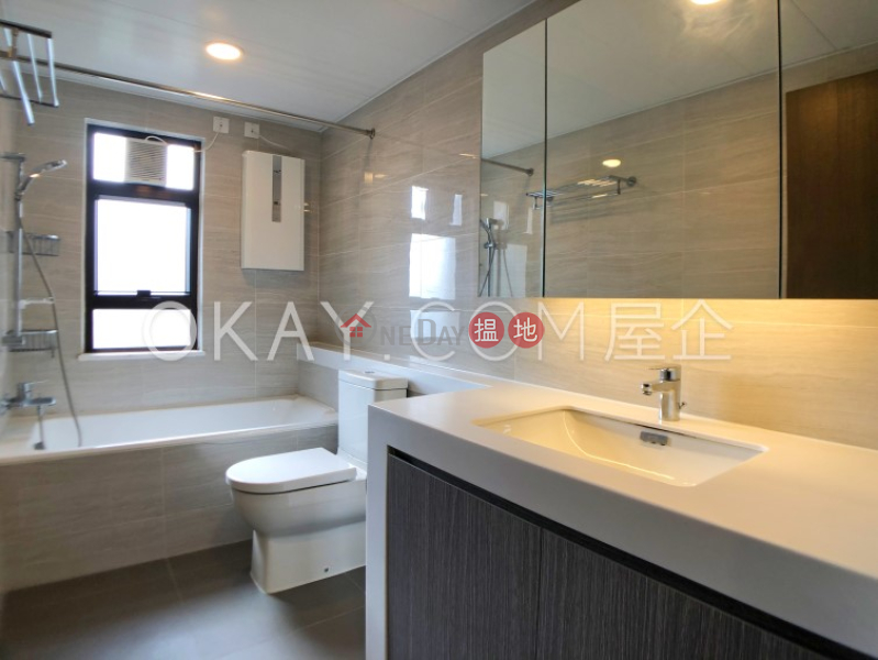 HK$ 40,000/ month | Shatin 33, Sha Tin | Stylish 3 bedroom on high floor with balcony & parking | Rental